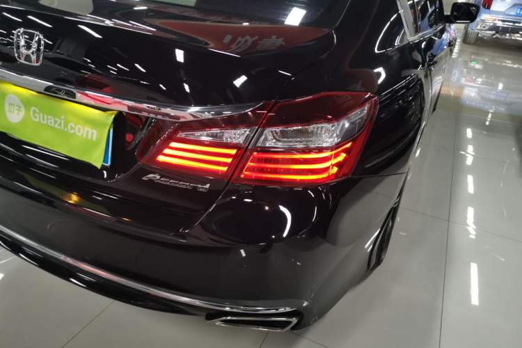 Used Honda Accord 2016 2.0L Comfort Edition Right Rear Taillight