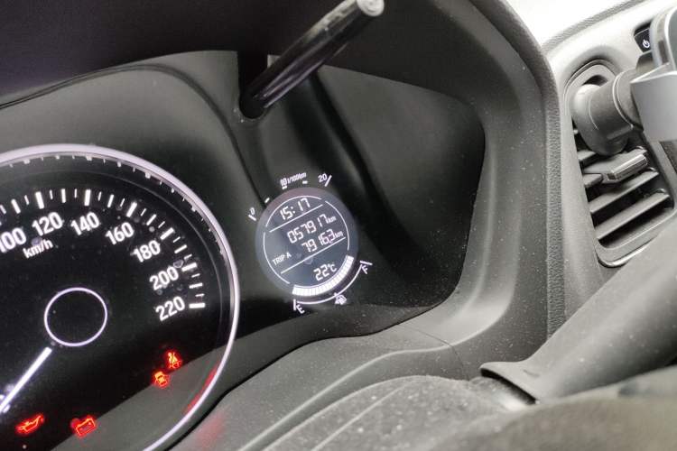 Used Honda Vezel 2020 1.5L CVT Pioneer Edition Odometer Close Up