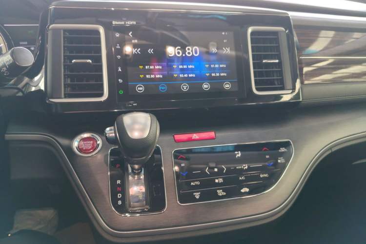 Used Honda Elysion 2016 2.4L Luxury Edition Audio And AC Panel