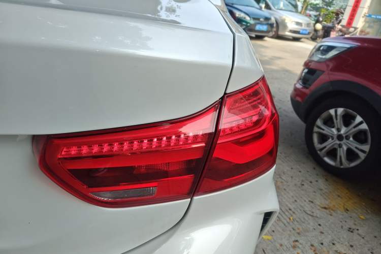 Used BMW 1 Series 2019 120i Leading Model M Sport Package Exterior 3