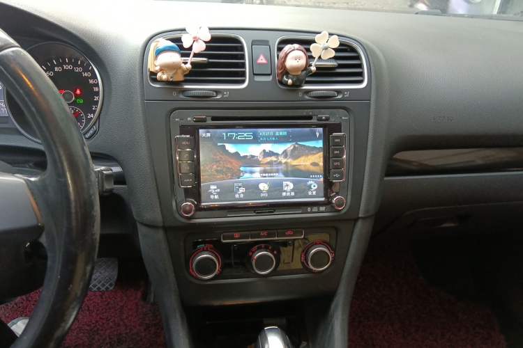 Used Volkswagen Golf 2012 1.6L Automatic Comfort Model Audio And AC Panel