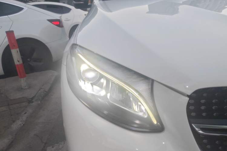 Used Mercedes-Benz GLC Coupe 2019 GLC 260 4MATIC Coupe SUV Right Front Headlight