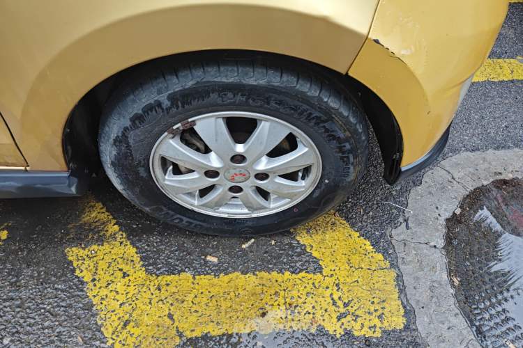 Used Wuling Hongguang 2014 1.5L S Luxury Model Right Front Wheel Hub