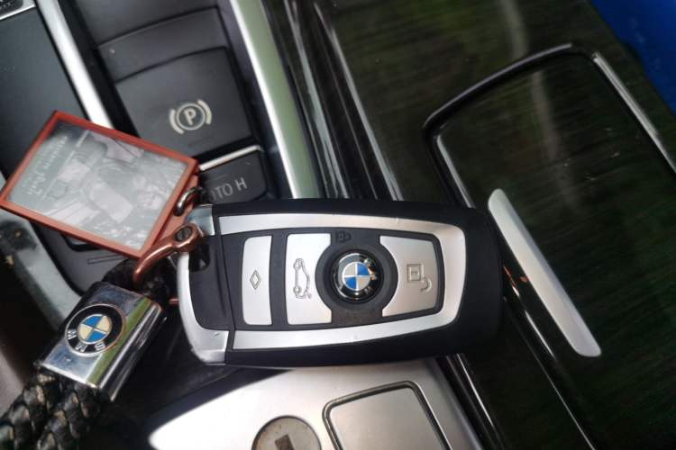 Used BMW 5 Series 2014 525Li Luxury Design Package
