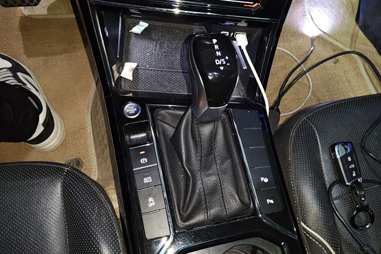 Used Volkswagen Passat 2022 330TSI Luxury Edition Gear Lever