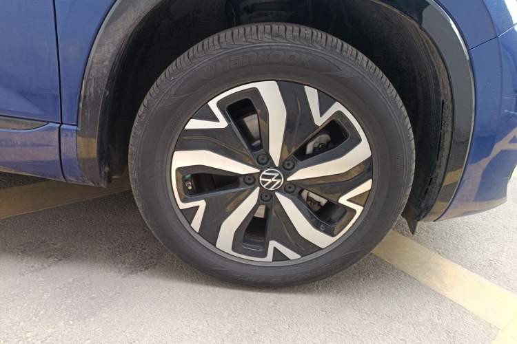 Used Volkswagen Tayron GTE Plug-in Hybrid 2023 280TSI Luxury Plus Advanced Edition Right Front Wheel Hub