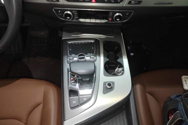 Used Audi Q7 2018 40 TFSI Comfort Model