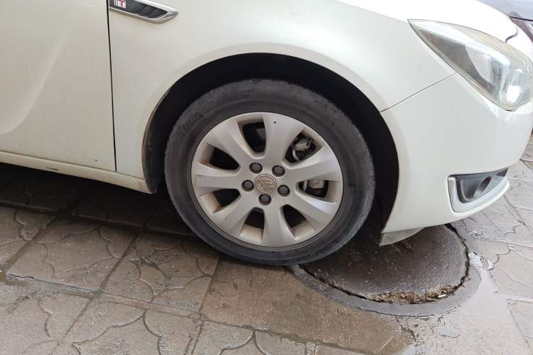 Used Buick Regal 2015 1.6T Leading Technology Model Right Front Wheel Hub