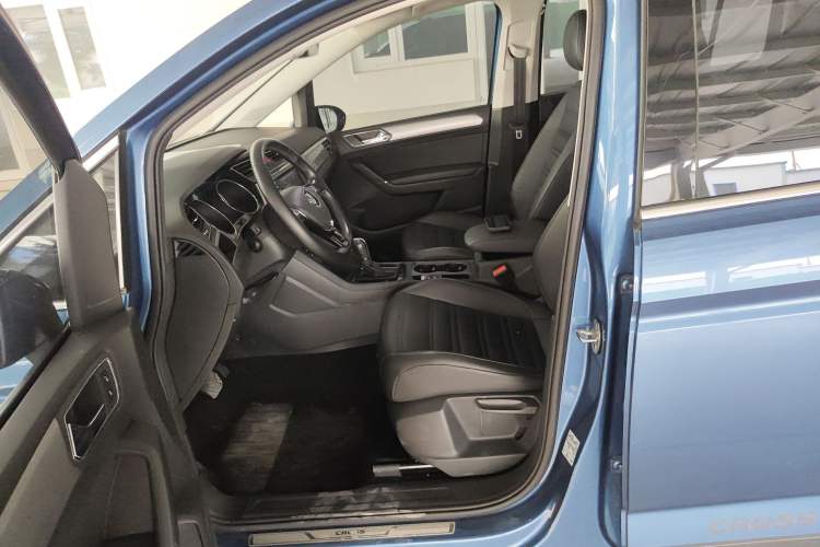 Used Volkswagen Touran 2018 Volkswagen Touran L 280TSI DSG Boundary Edition 7 Seats China VI Standard
