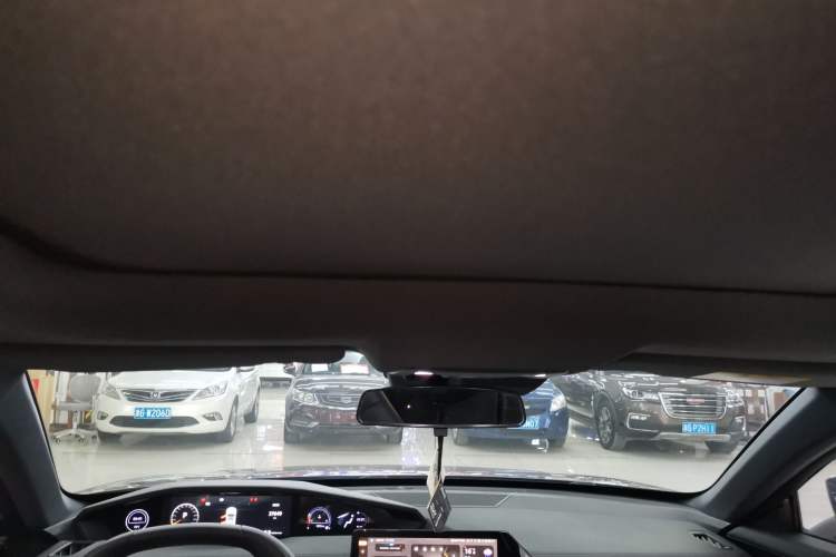 Used CHANGAN UNI-V 2023 1.5T Prestige Model Headliner