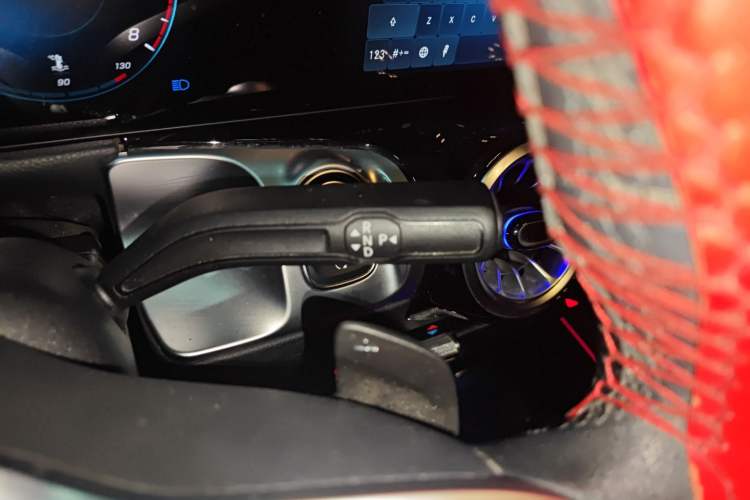 Used Mercedes-Benz GLB 2022 Refresh GLB 200 Dynamic Edition Gear Lever