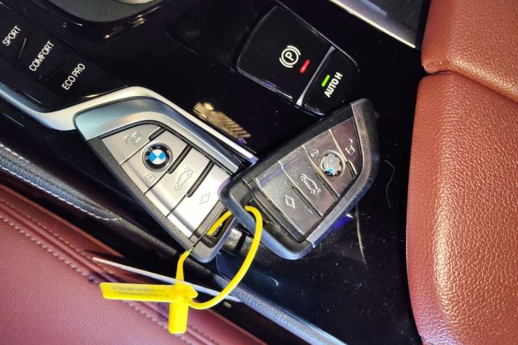 Used BMW 5 Series 2021 Facelifted 530Li Leading Edition M Sport Package Vehicle Key