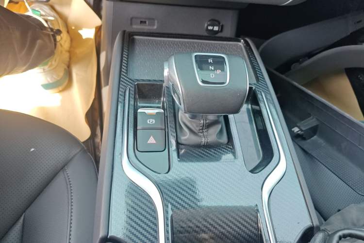 Used Hongqi E-QM5 2022 431 km Charge & Enjoy Edition Gear Lever