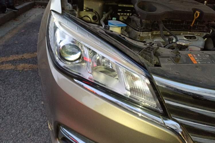 Used Roewe 360 2018 PLUS 1.5L Automatic Luxury Edition Right Front Headlight