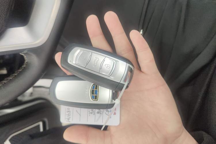 Used Geely Auto Emgrand X7 Sport 2020 1.8TD DCT Two-Wheel Drive Smart Connect 4G-Enabled Version
