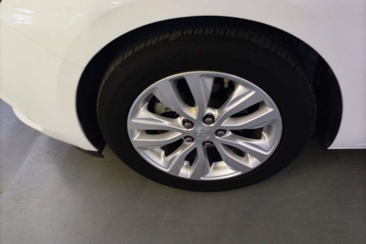Used Buick GT 2021 Revised Version Flagship 1.5L Automatic Elite Edition Left Front Wheel Hub