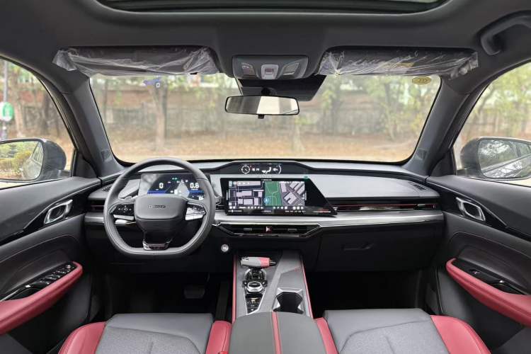 Used Oshan Z6 2023 Blue Whale 1.5T DCT Smart Luxury Model