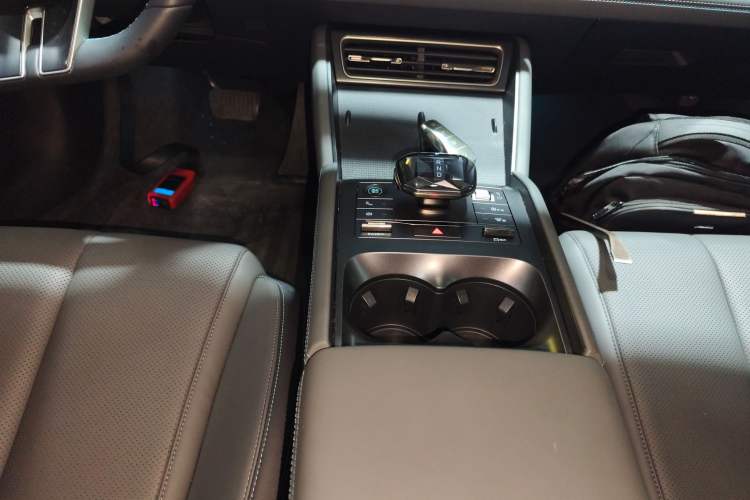 Used BYD Qin L 2024 DM-i 120KM Beyond Model Gear Lever