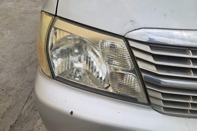 Used Jinbei Grace 2016 2.0L Express Utility Model Right Front Headlight