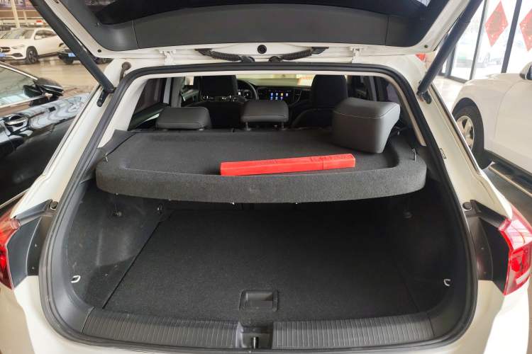 Used Volkswagen T-ROC 2021 280TSI DSG Two-Wheel Drive Comfort Connect Edition
