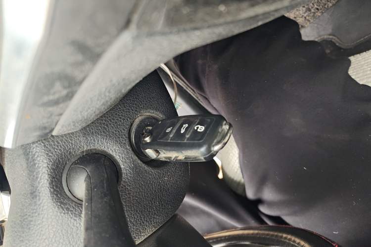 Used Volkswagen Bora 2016 1.6L Automatic Fashion Model Vehicle Key