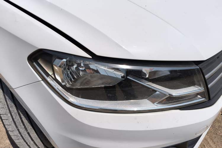 Used Volkswagen Santana 2019 1.5L Manual Fashion Edition China VI Standard Right Front Headlight