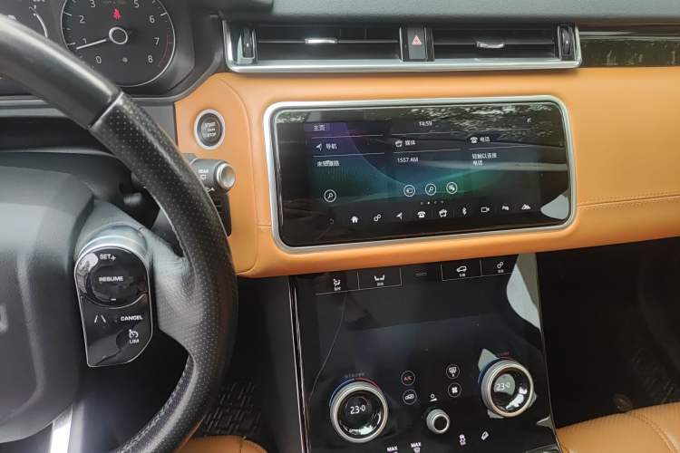 Used Land Rover Range Velar 2019 250 PS