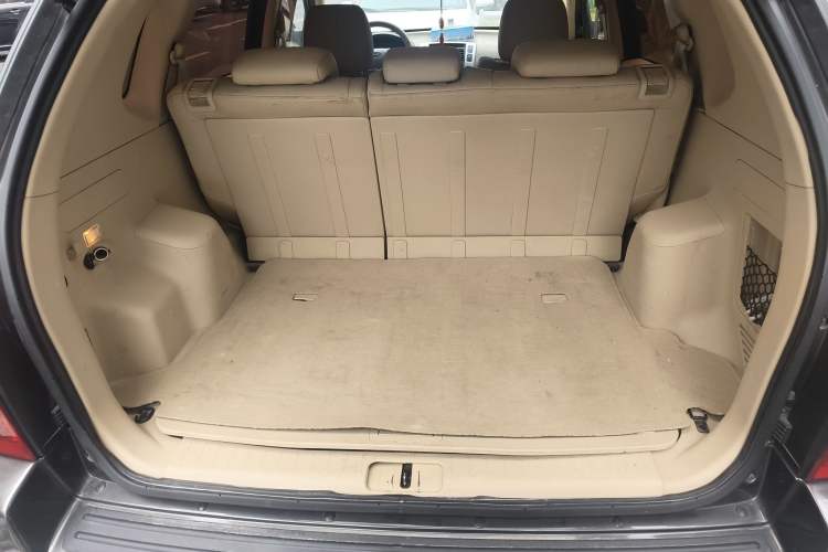 Used Hyundai Tucson 2009 2.0L Automatic Two-Wheel Drive with Sunroof
