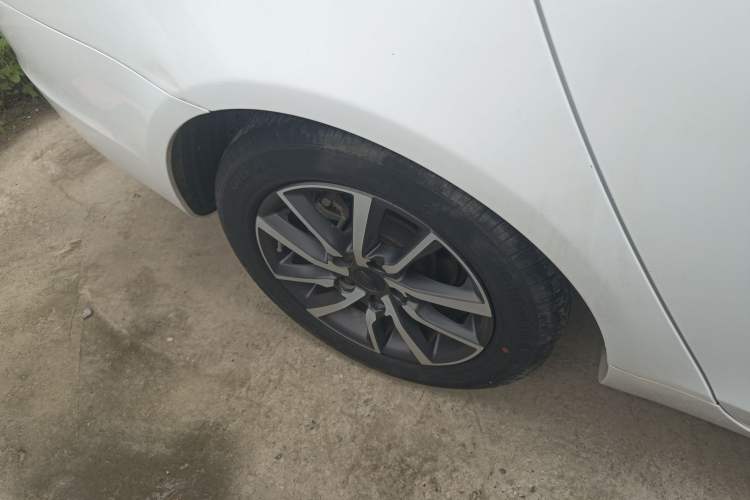 Used Geely Auto Emgrand 2019 Leading Edition 1.5L CVT Upward-Connected Model China VI Standard Right Rear Wheel Hub