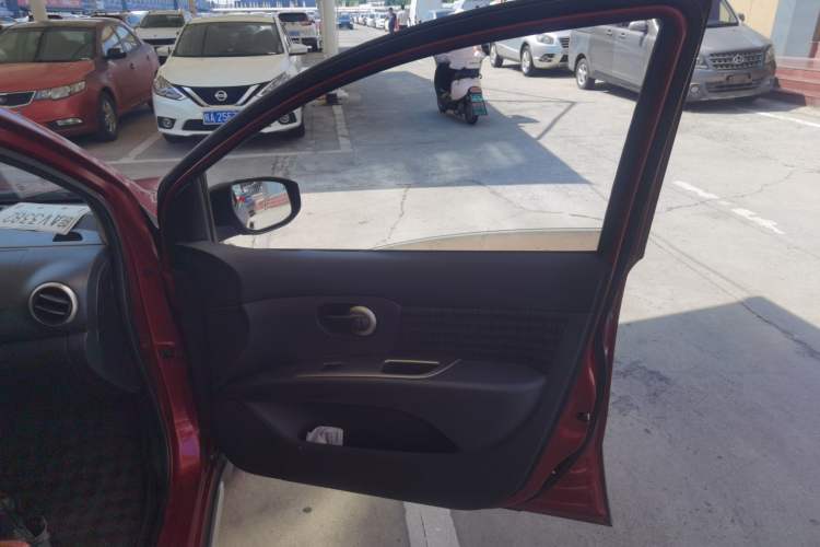 Used Nissan Livina 2013 Jingrui 1.6XL Manual Comfort Edition