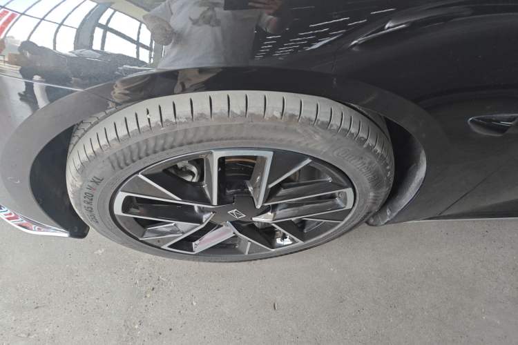 Used Avatr 06 2025 Pro Range-Extended Edition Exterior 4