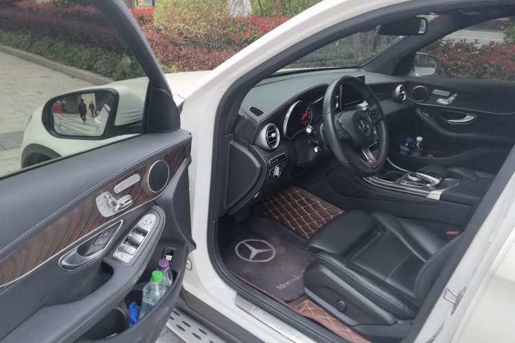 Used Mercedes-Benz GLC 2016 GLC 300 4MATIC Dynamic Model Driver Seat