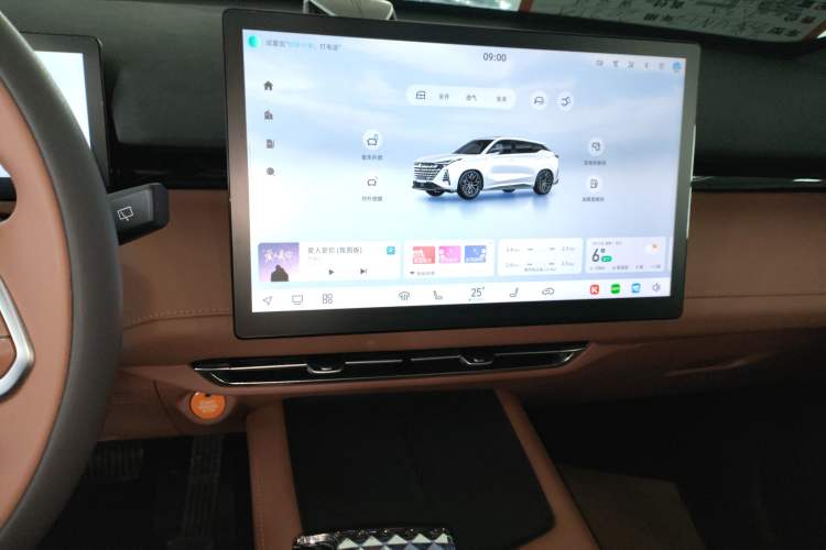 Used CHANGAN UNI-Z New Energy 2024 Blue Whale Smart Electric iDD 125km Beyond Edition Audio And AC Panel