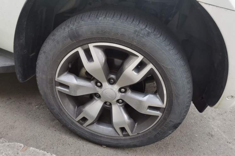 Used Ford Everest 2017 2.0T Gasoline Automatic 4x4 Flagship Edition 7 Seats Right Front Wheel Hub