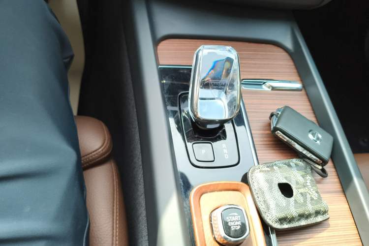 Used Volvo XC60 2024 B5 4x4 Smart Luxury Edition