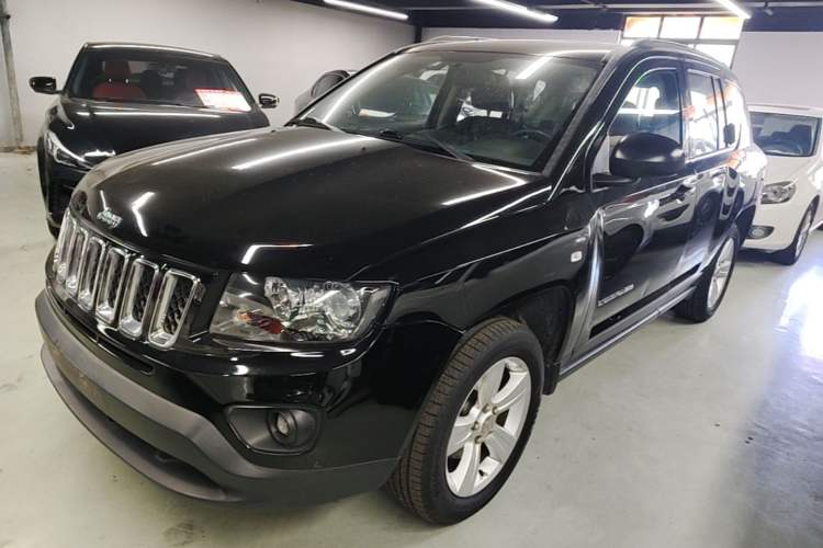 Used Jeep Compass 2014 Revised Version 2.0L Two-Wheel Drive Entry-Level Edition Guazi used car, China used car export, Used car for sale, Used  cars, Cheapest cars for sale