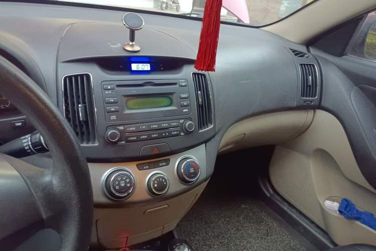 Used Hyundai Celesta 2011 1.6L Automatic Comfort Edition Audio And AC Panel