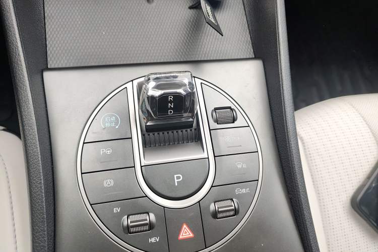 Used BYD Seal 05 DM-i 2025 DM-i Intelligent Drive 120KM Flagship Model Gear Lever