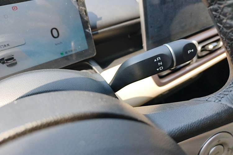 Used Wuling Bingo PLUS 2024 510 km Flagship Edition Four-Seater Version Gear Lever