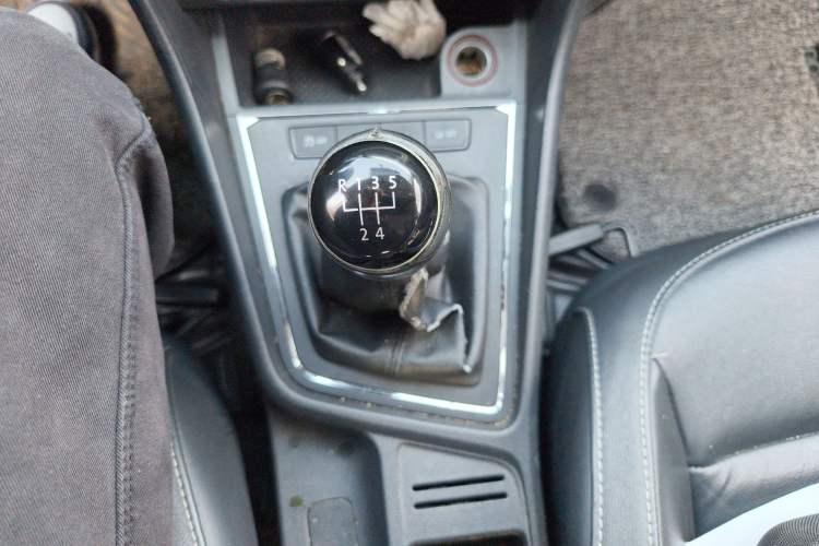 Used Volkswagen Lavida 2015 1.6L Manual Comfort Edition