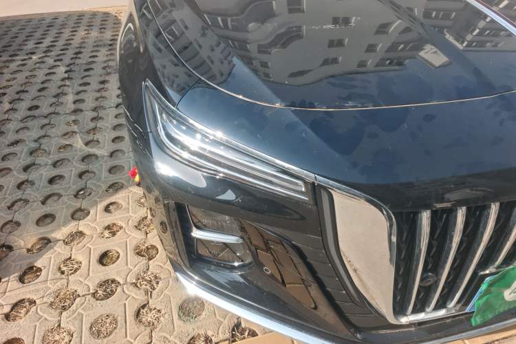 Used Hongqi H5 2024 2.0T Automatic Smart Connect Flagship Edition Right Front Headlight