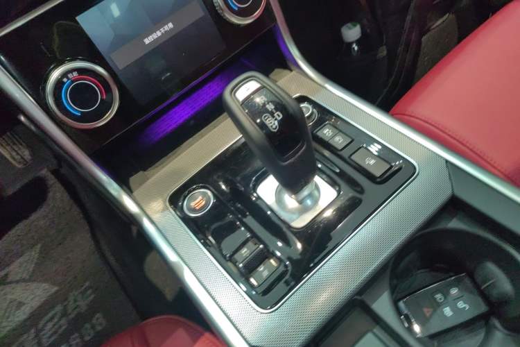 Used Jaguar XEL 2024 2.0T 250 PS R-DYNAMIC S Advanced Sport Edition Gear Lever