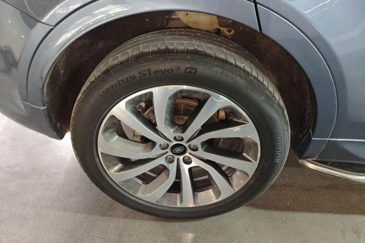 Used Land Rover Discovery Sport 2021 249 PS R-Dynamic S Performance Edition Exterior 3