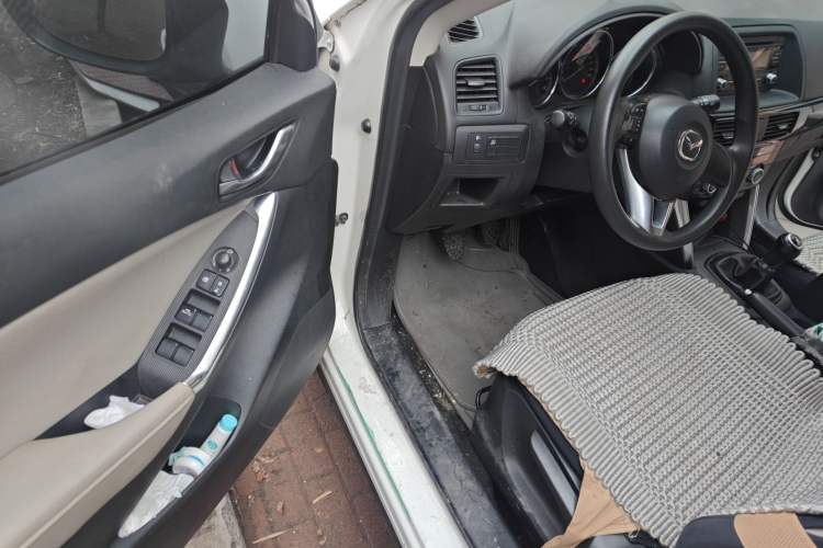 Used Mazda CX-5 2013 2.0L Manual Two-Wheel Drive Comfort Version Driver Seat