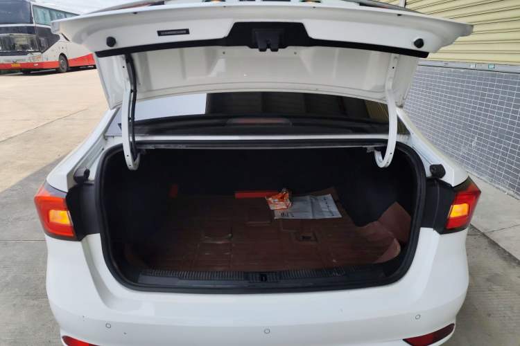 Used Roewe i5 2020 1.5L Automatic 4G Connected Leading Intelligent Driving Edition