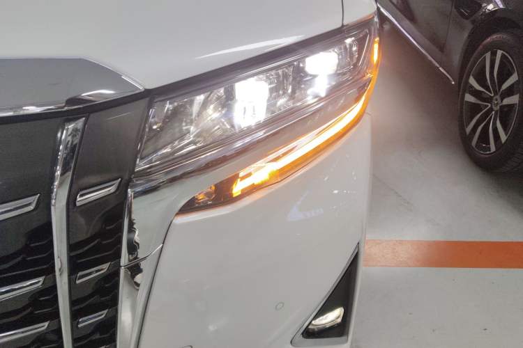 Used Toyota Alphard 2021 Dual-Engine 2.5L Prestige Edition
