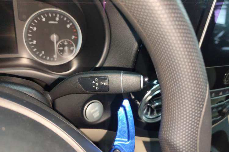 Used Mercedes-Benz Vito 2021 2.0T Elite Version 7 Seats