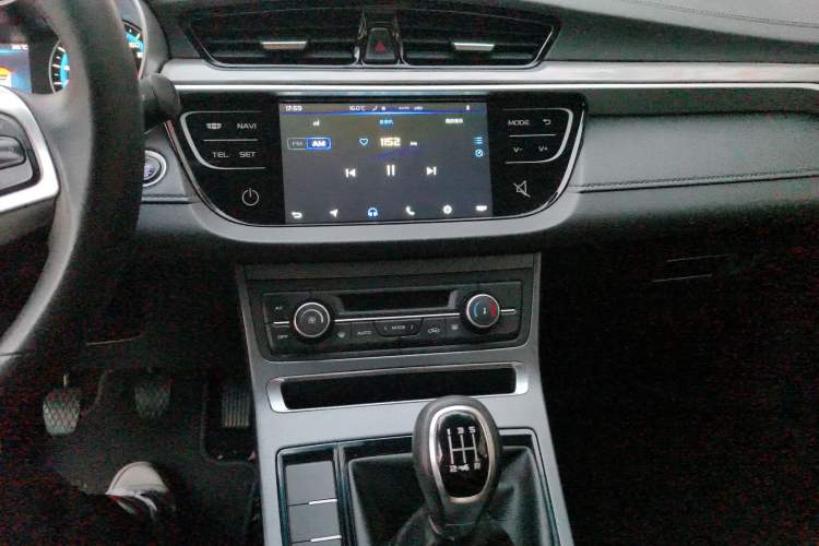 Used Geely Auto Emgrand 2019 Leading Edition 1.5L Manual Luxury Model China VI Standard
