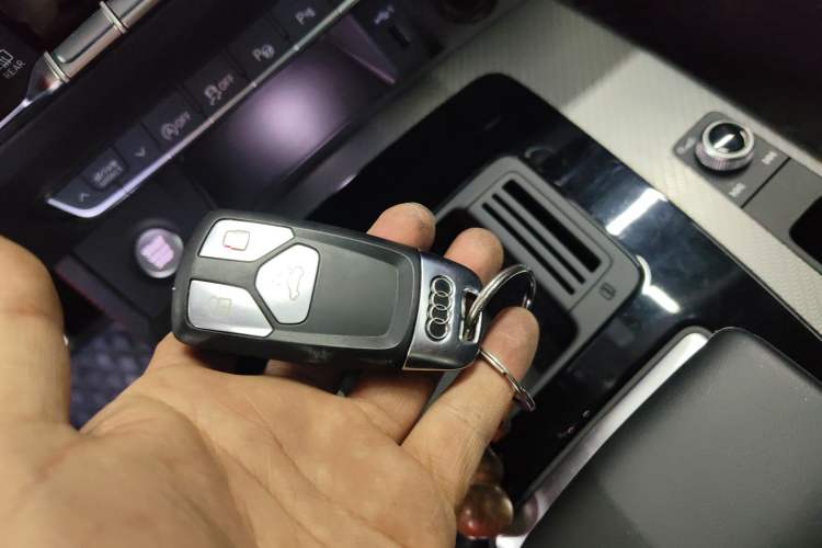 Used Audi Q5L 2022 40T RS Package Performance Model
