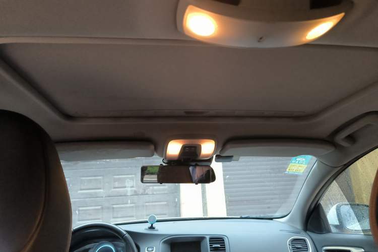 Used Volvo V60 2014 T5 Zhiya Edition